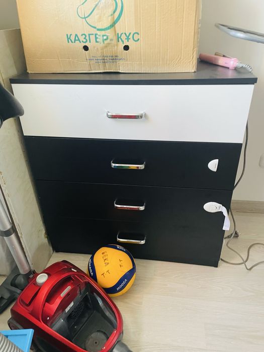 Спальный гарнитур срочно продам