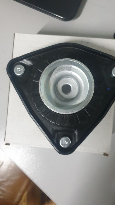 Опора передней стойки KIA CEED/CERATO 12-