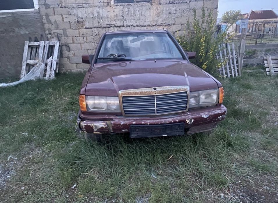 Мерседес  190!!!