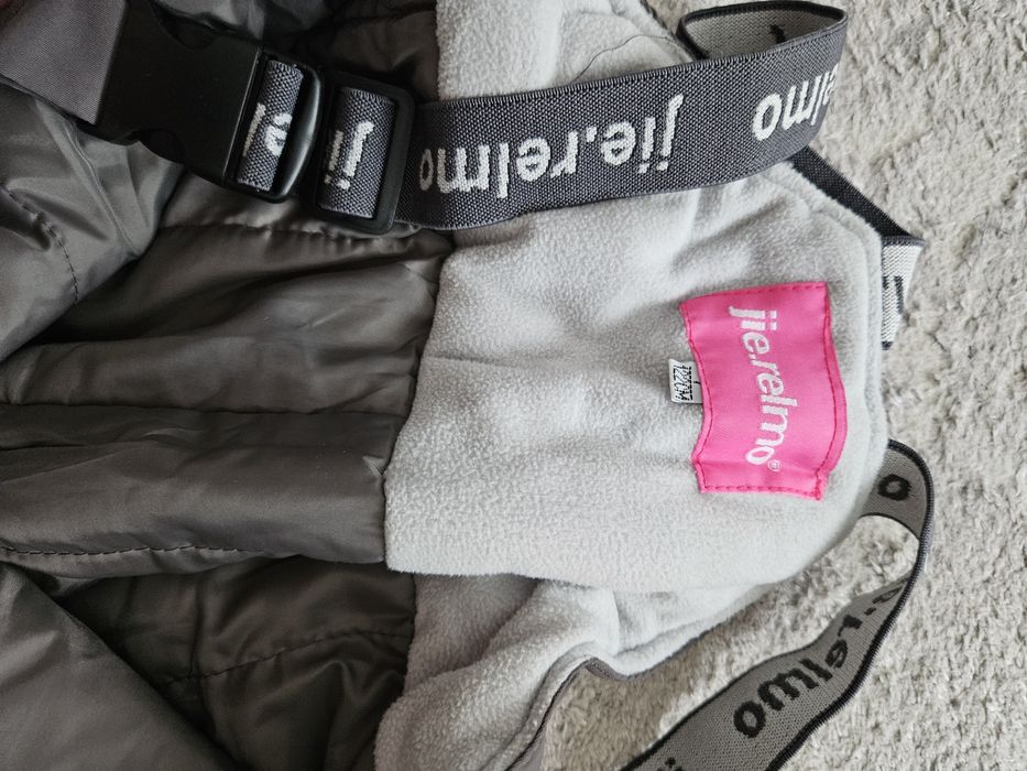 Продам зимний комбинезон для девочки