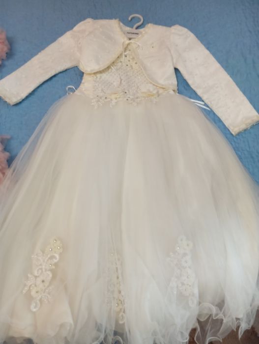 Продам платье ..платье очень красивые ..