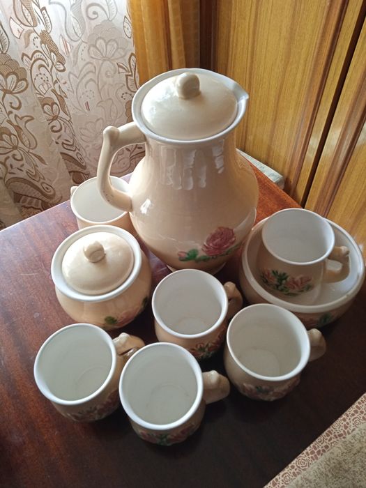 Чайный, кофейный,молочный сервизы