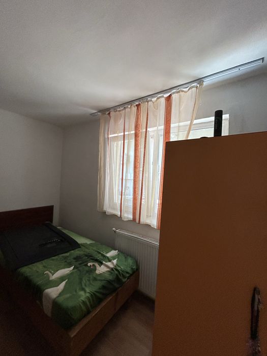 CHIRIE ELEVI/BAIETI/ STUDENTI 600 lei cu utilitati
