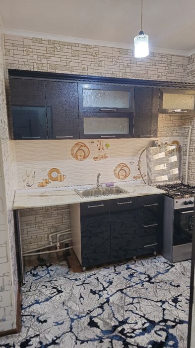 Шахар марказидан 2 хоналик квартира Янги бозор 8-мактаб  ёнида Сотилад