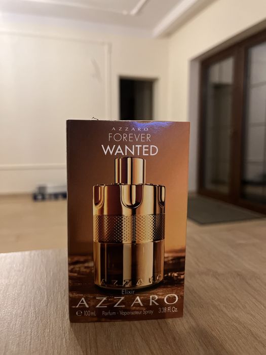 Parfum Azzaro.