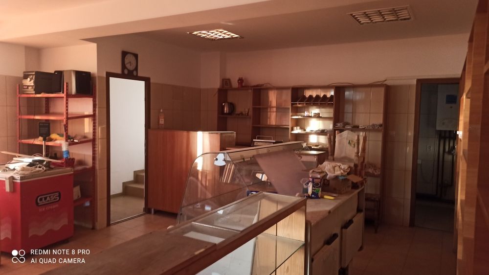 Casa plus spațiu comercial plus teren