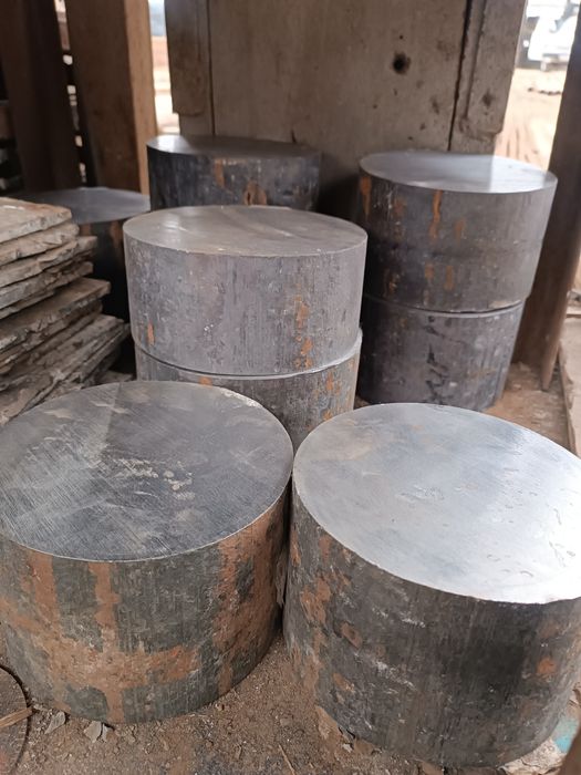 Kruglyak, krug , prut, metall balvashka