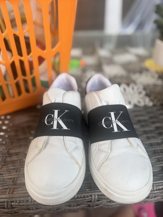 adidasi calvin klein jeans