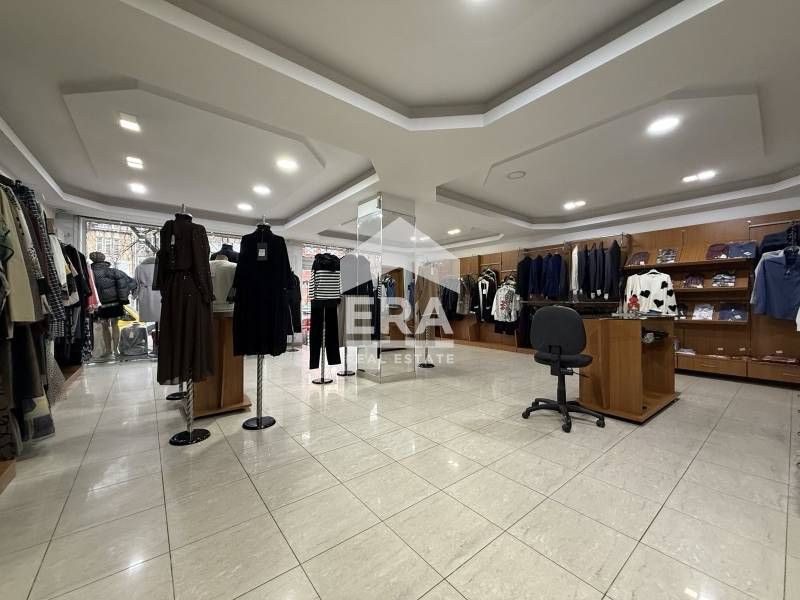 Дава се под наем Магазин в София, Център - 106 кв.м за 2493.39 € - Снимка #2
