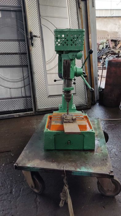 Сверлильный станок