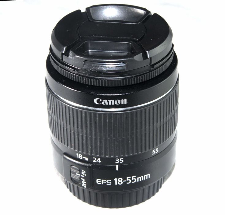 Комплект камера Canon EOS 4000D с обективи