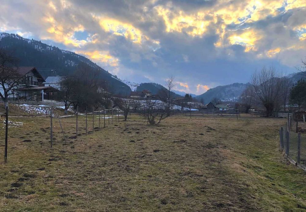 Teren de vanzare in intravilan