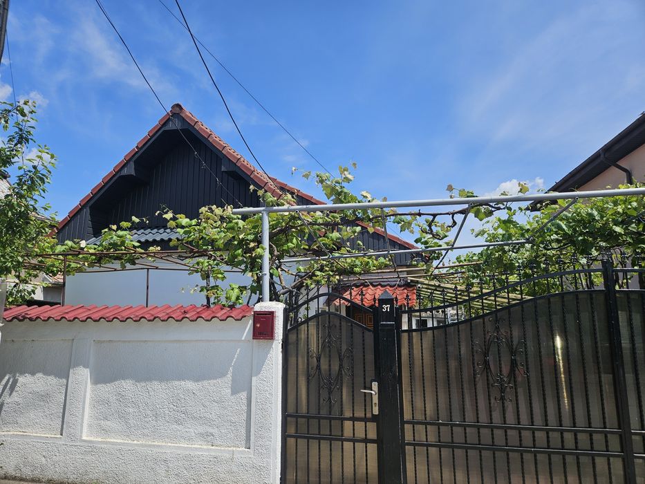 Casa cu teren, zona Bold