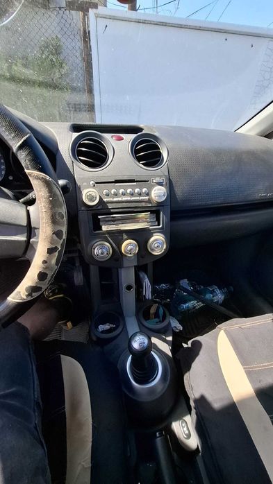 Dezmembrez Mitsubishi Colt