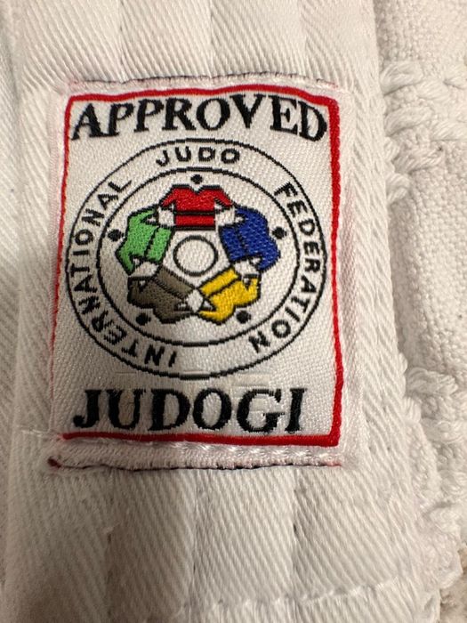 Продам кимано срочно!!!