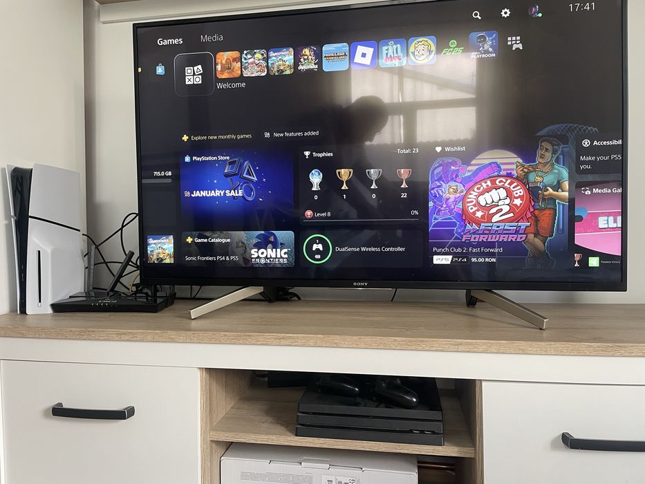 Consola PS5 slim disc 1TB cu garanție la Altex