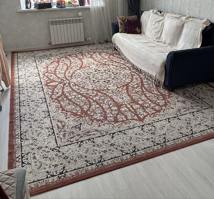 Ковер в хорошем состоянии