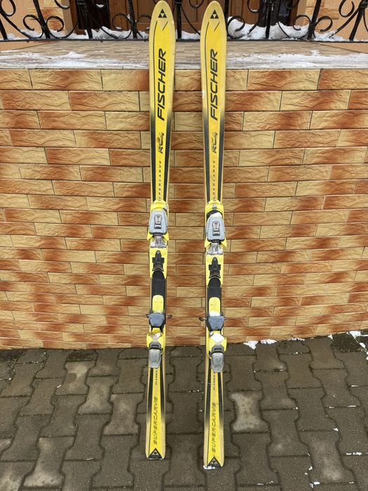 Vând schiuri Fischer RC4 Supercarve
