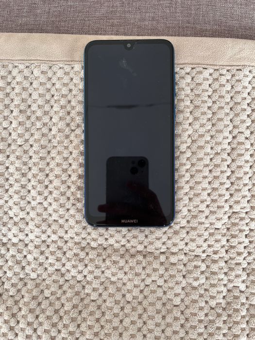 телефон Huawei Y7