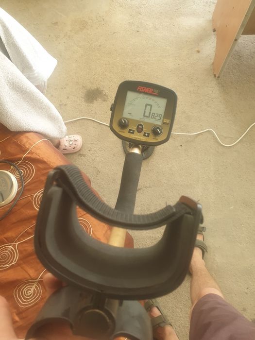 Продам металоискатель