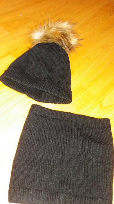 Продам   шапку  и  шарф  труба