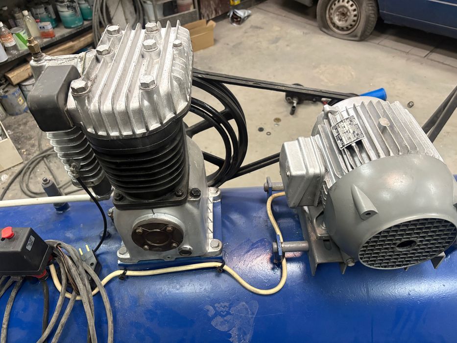 Италиански трифазен компресор