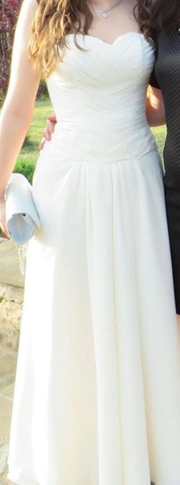 Официална рокля в цвят шампанско