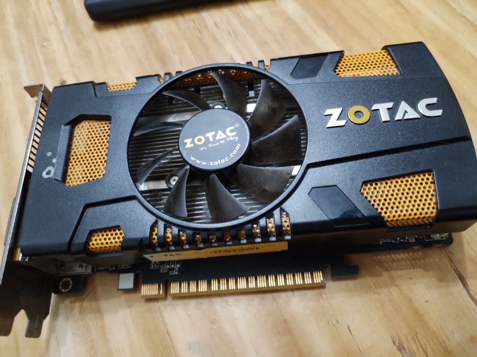 Продам видеокарта GTX 550 ti