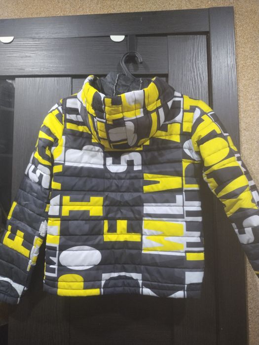 Продаю куртку на мальчика .