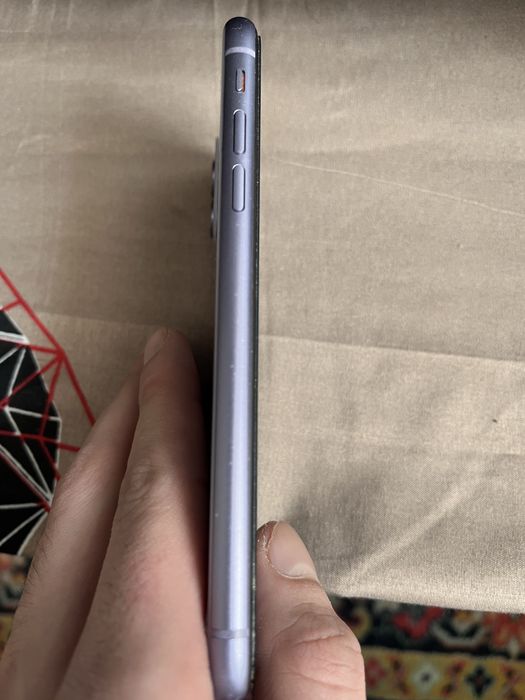 Продаю айфон 11 заблокированный