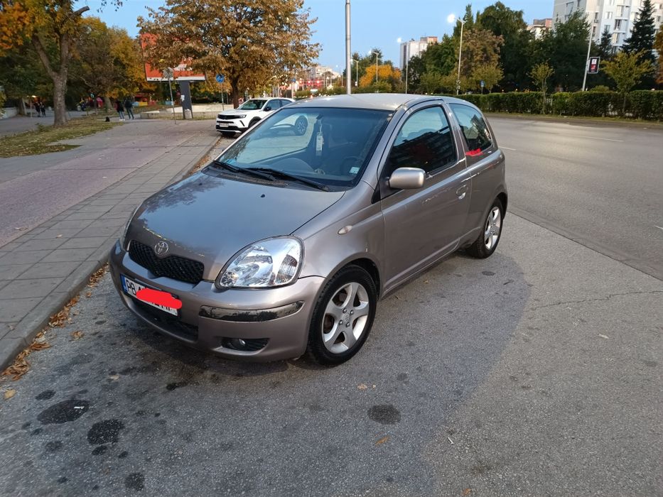 Toyota Yaris 1.3 бензин винетка/застраховка/преглед