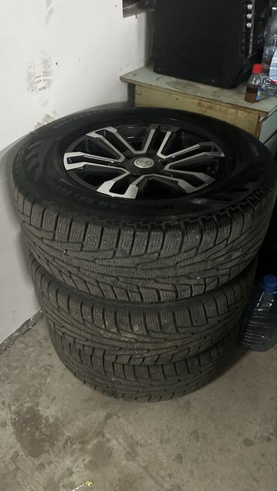 Продам шины с дисками Прадо