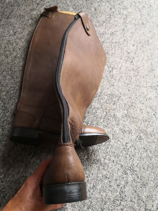 Vind cisme de echitație piele 400 lei
