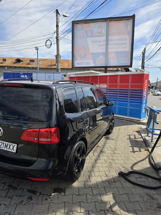 Volkswagen Touran 2.0 diesel automat 2014, 7 locuri