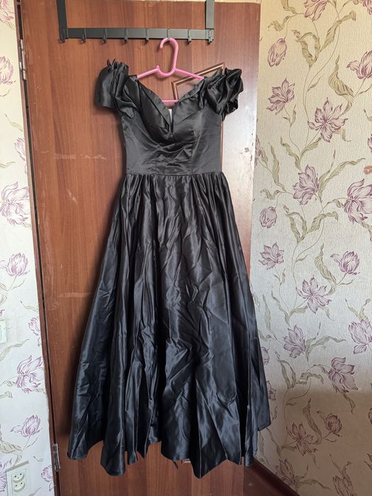 Платья той выпускной