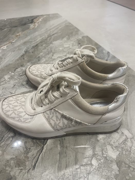 Вещи обувь от 1000тенге