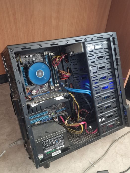 Пк Intel Core i5 3–4 поколения
8 ГБ RAM
GTX 750 Ti
HDD/SSDIntel Core i