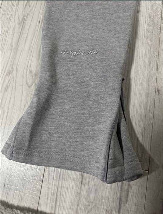 Pantaloni syna world