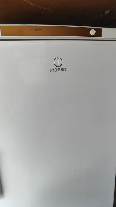 Продам морозильник Индезит .