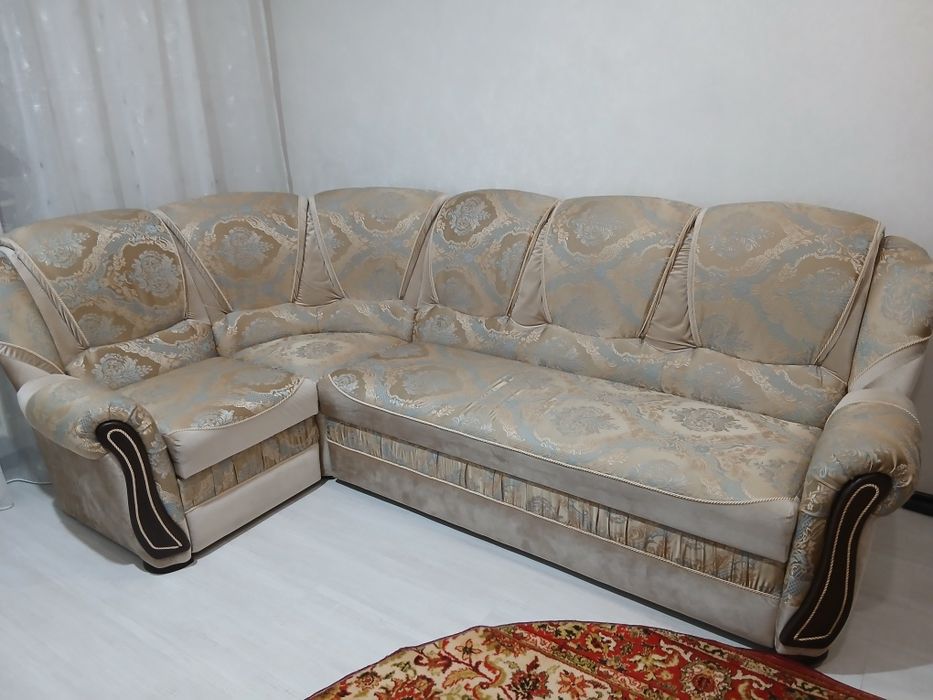 Продам диван угловой