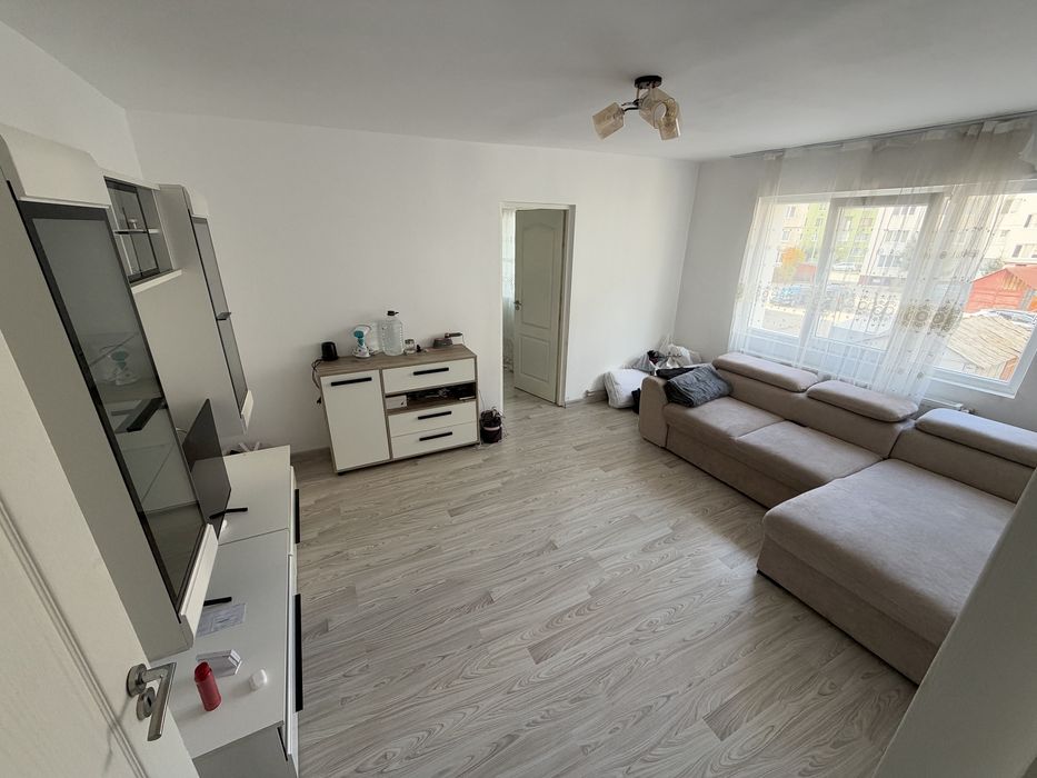 Apartament 3 camere de inchiriat