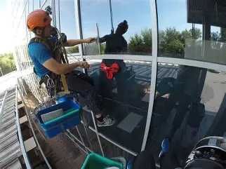 Fasad-oyna yuvish.  Мойка окон и фасадов