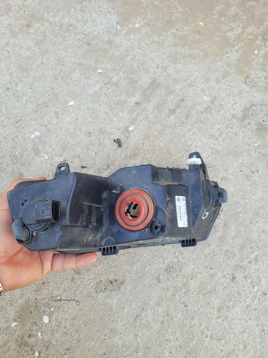 Proiector dreapta vw polo 2014