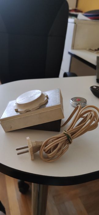 Съветски ел.уред за регулиране на светлината