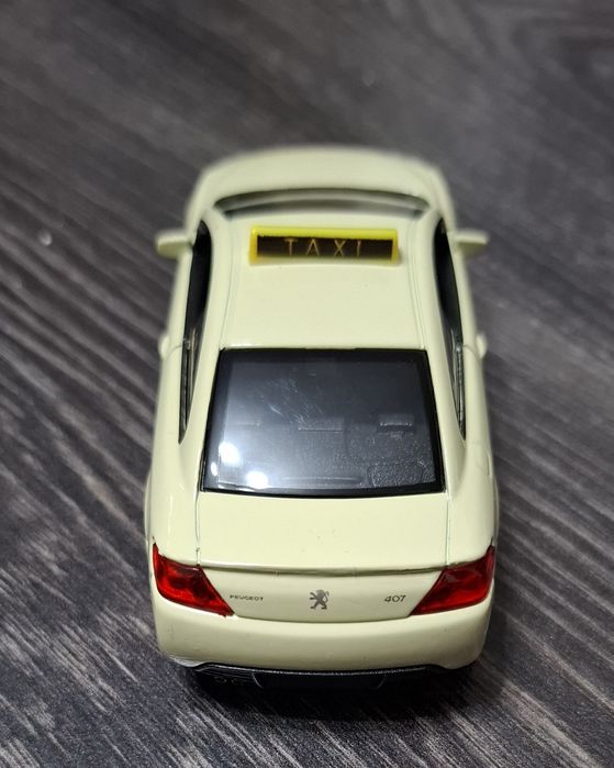 VÎND machete diferite modele din metal de colecție scara 1 / 34