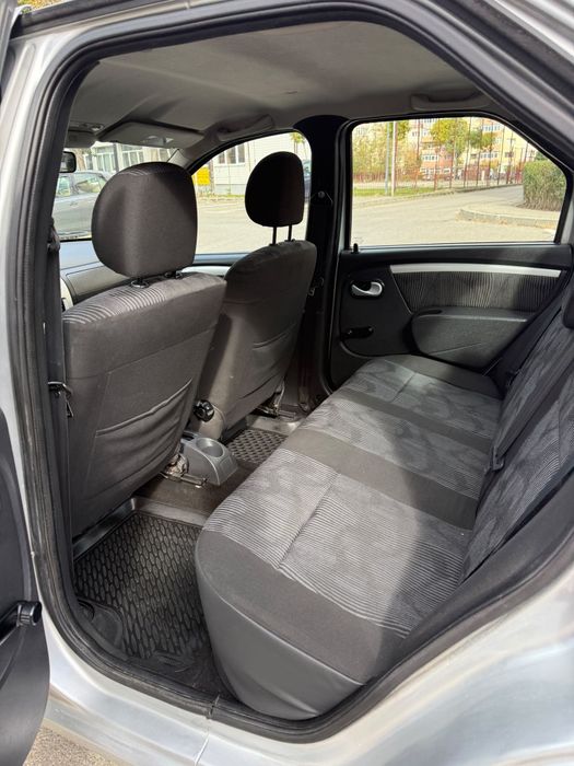 Vând Dacia Logan 2011 1.6 +GPL