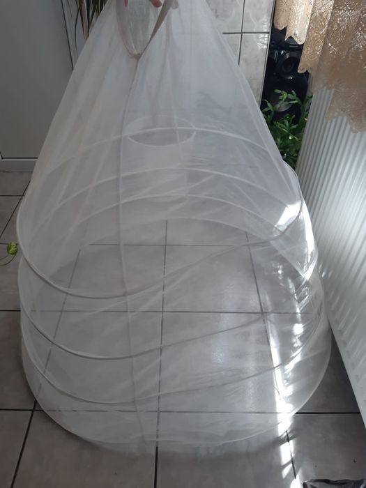 Creolina cu 4 cercuri.