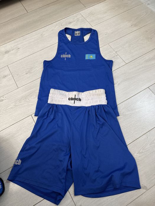 Продам форму, перчатки и шлем