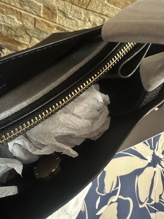 Чанти нови Furla Sofia/Фурла бежова и черна с дръжки за рамо, голям размер