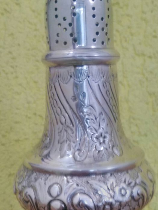 Продавам сребърна захарница Бирмингам 1902 марка T. Wooley